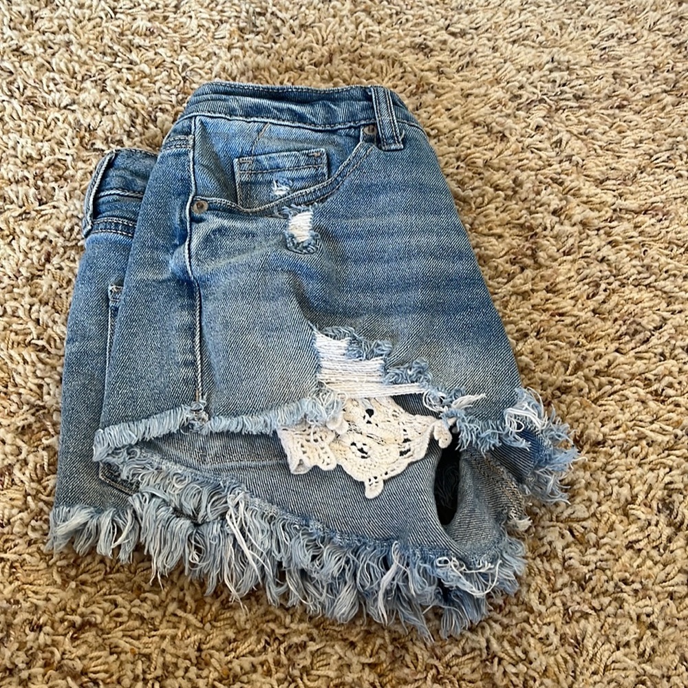Old navy ripped jean shorts 4